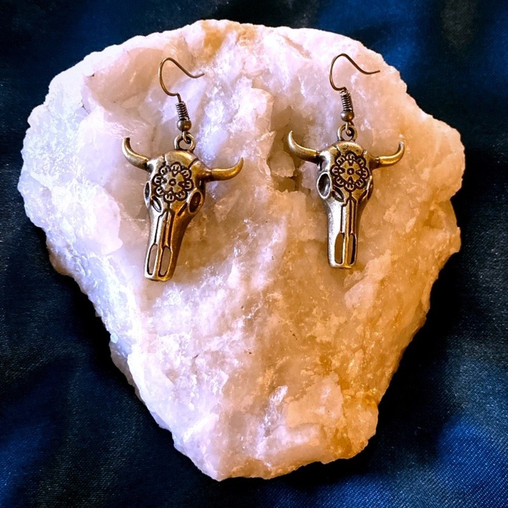 Western Country Cowgirl Bronze Rustic Classic Style Bull Horns Earrings- New